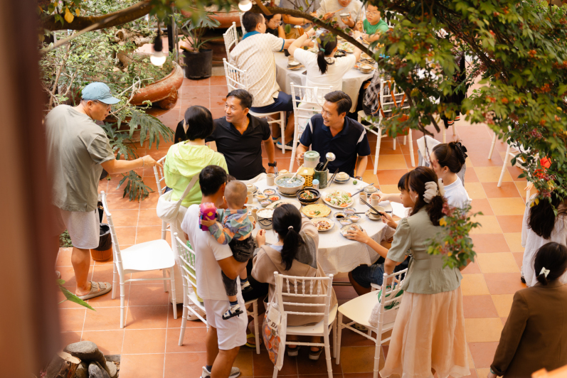 Câu Chuyện Của Một Quán Ăn Nhỏ Giữa Đà Lạt – Và Những Người Đã Góp Thành Quê Xưa