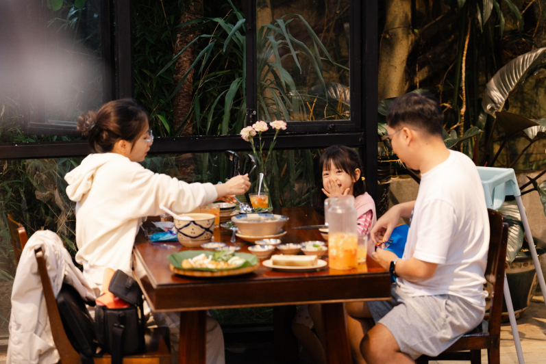 Bữa Cơm Từ Ký Ức – Khi Chúng Ta Chậm Lại Để Yêu Thương Nhiều Hơn