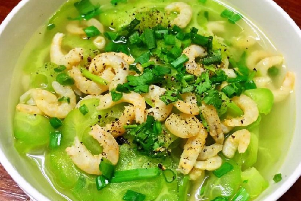 Canh khổ qua nấu tép