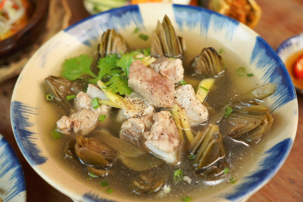 Lẩu Atiso hầm sườn