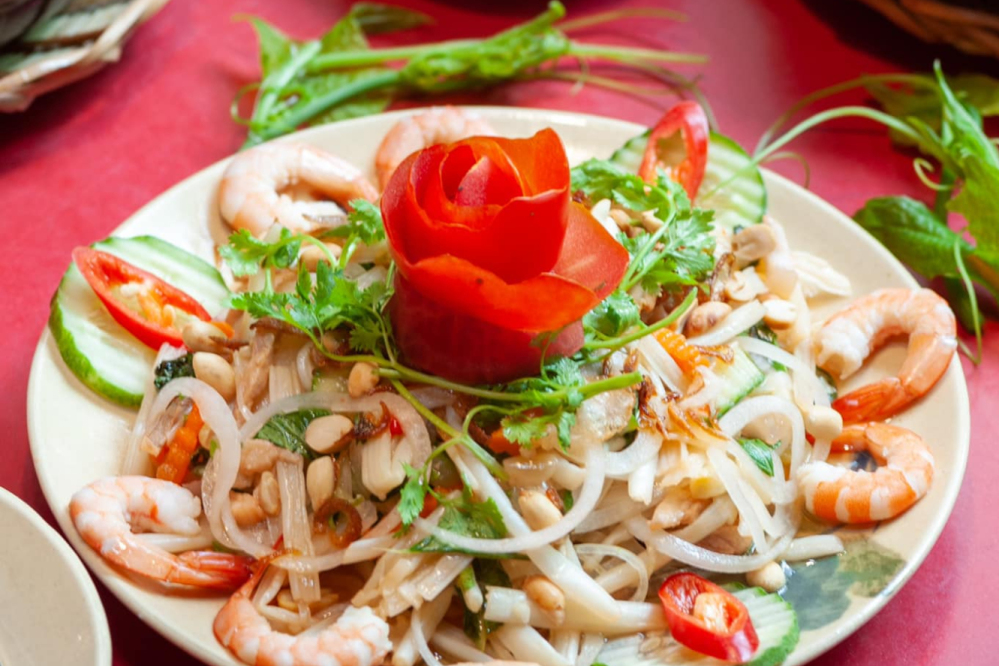 Gỏi ngó sen bồn chồn tôm thịt