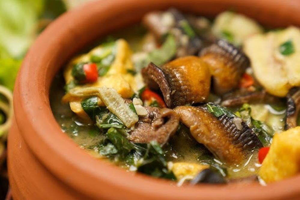 Lươn hầm chuối đậu