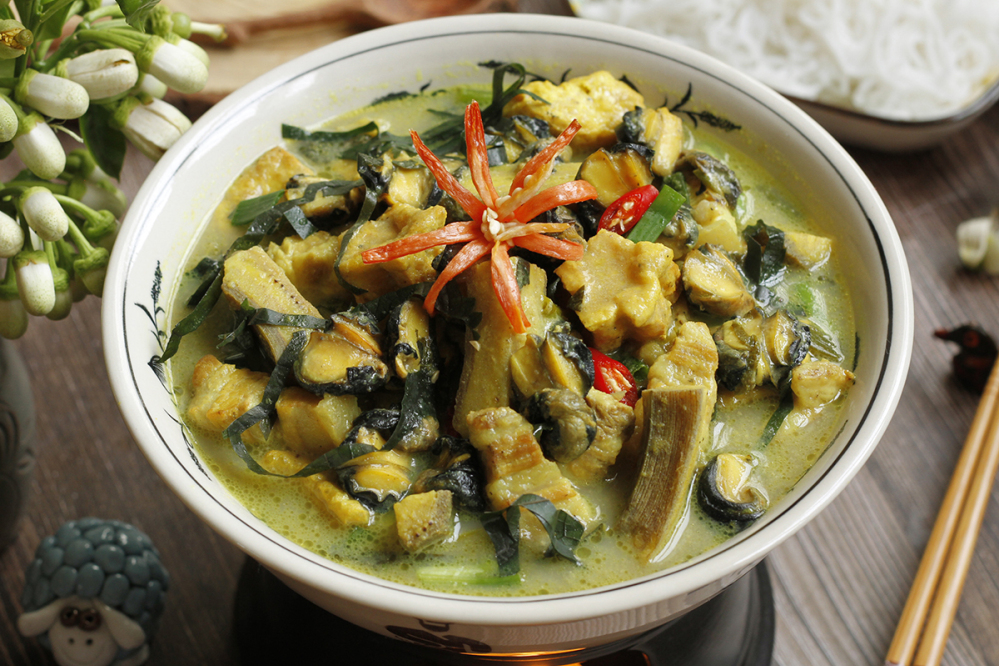 Ốc hầm chuối đậu