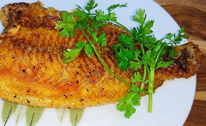 Cá diêu hồng chiên nguyên con