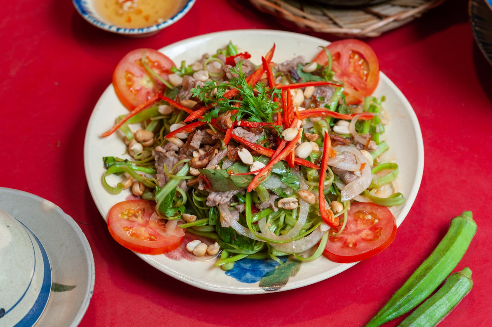 Gỏi bò rau muốn