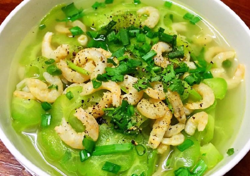 Canh khổ qua nấu tép