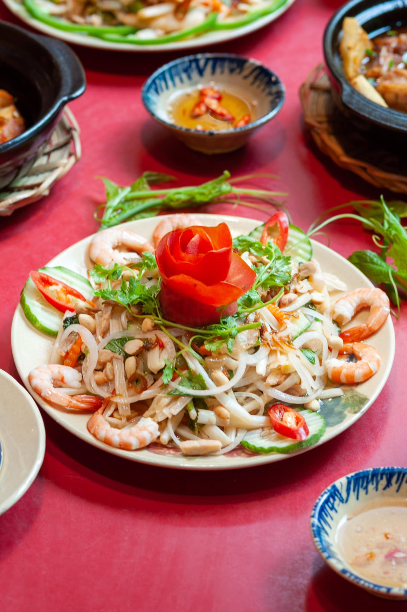 Gỏi ngó sen bồn chồn tôm thịt