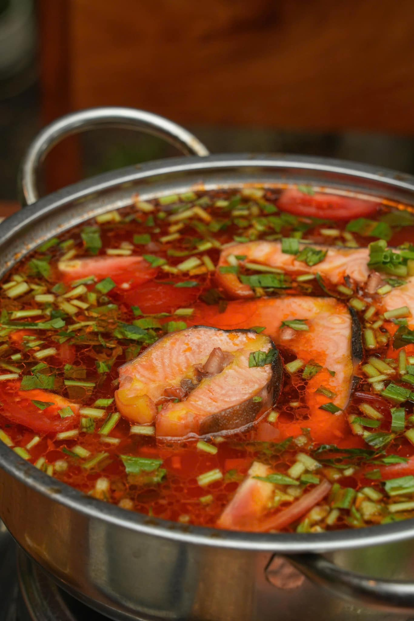 Lẩu chua cá tầm